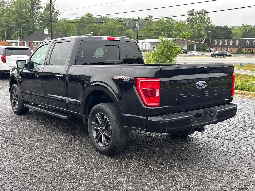 Used 2022 Black Ford XLT image 5
