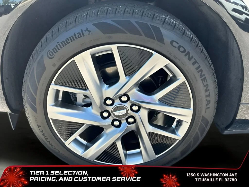 Used 2025 Crystal White Tricoat Cadillac Luxury 2 image 30
