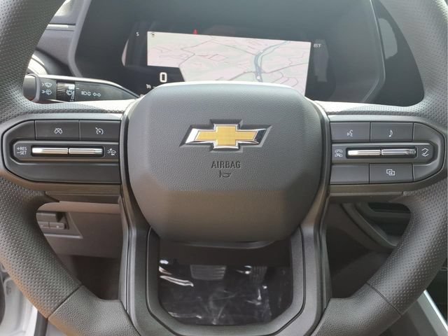 New 2026 Summit White Chevrolet WT image 11