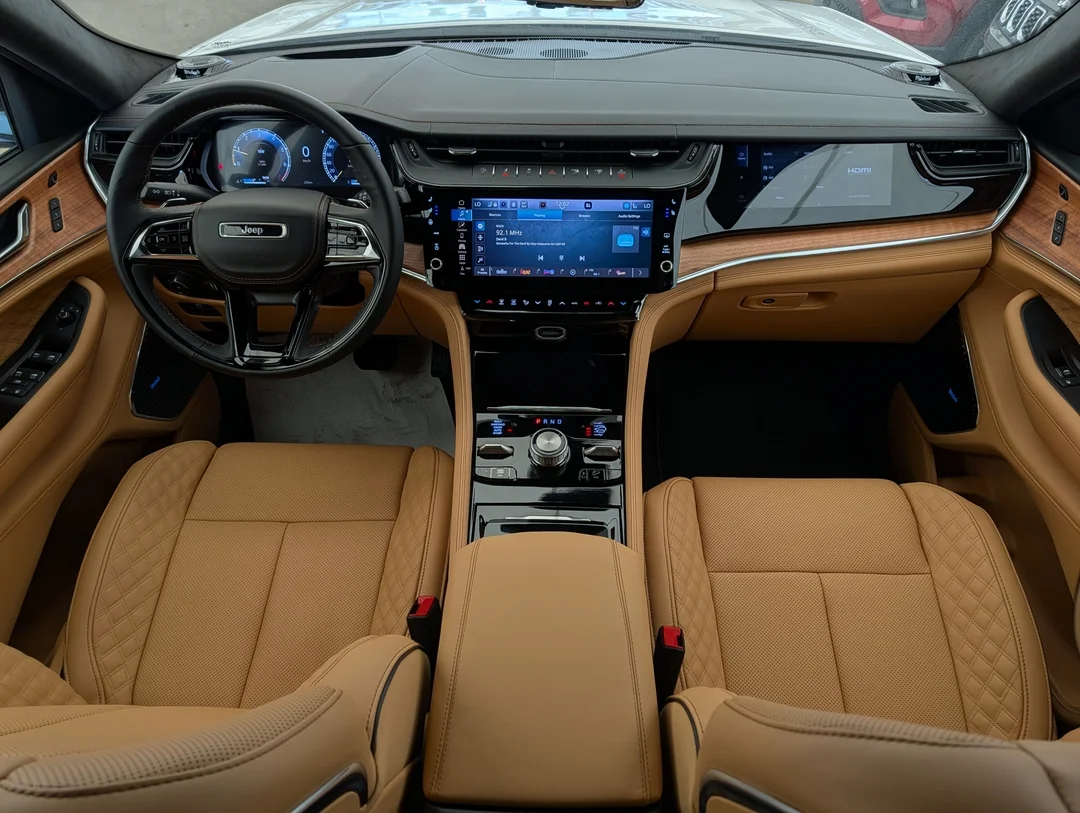 New 2026 White Jeep Summit - - 4x4 - Pano Sunroof - Palermo Lthr Seats - Trailer Tow Pkg - Advanced ProTech IV & More! image 28