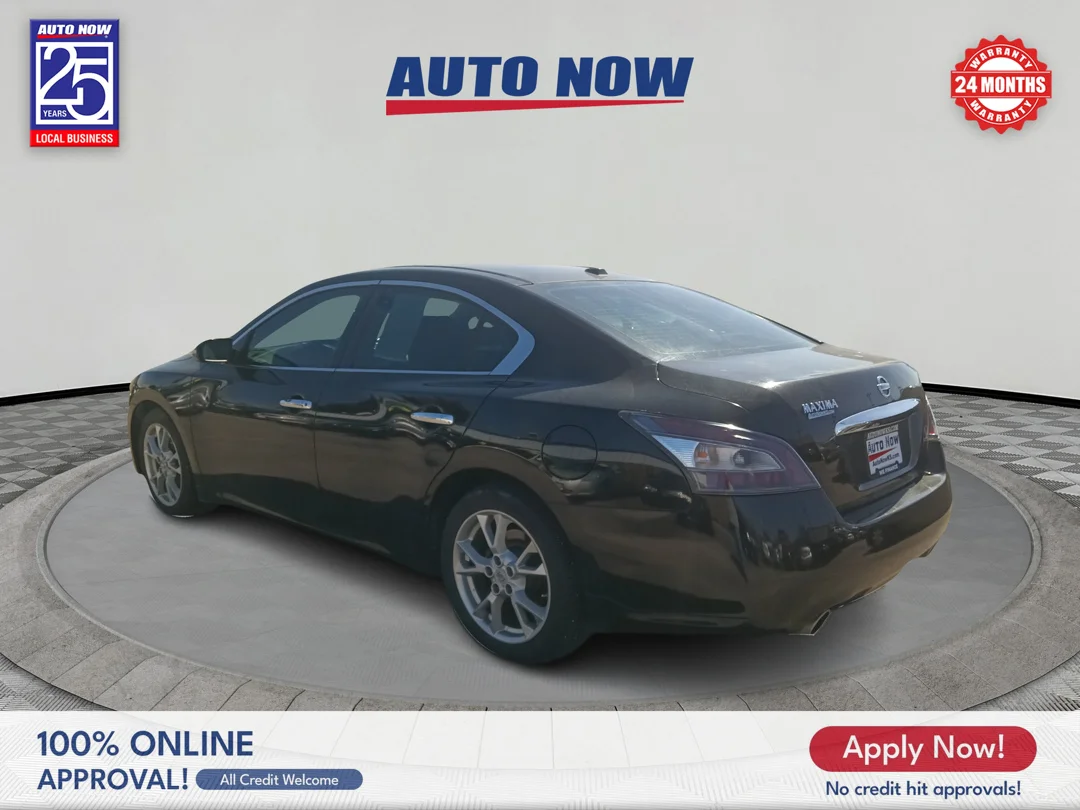 Used 2014  NISSAN  image 5