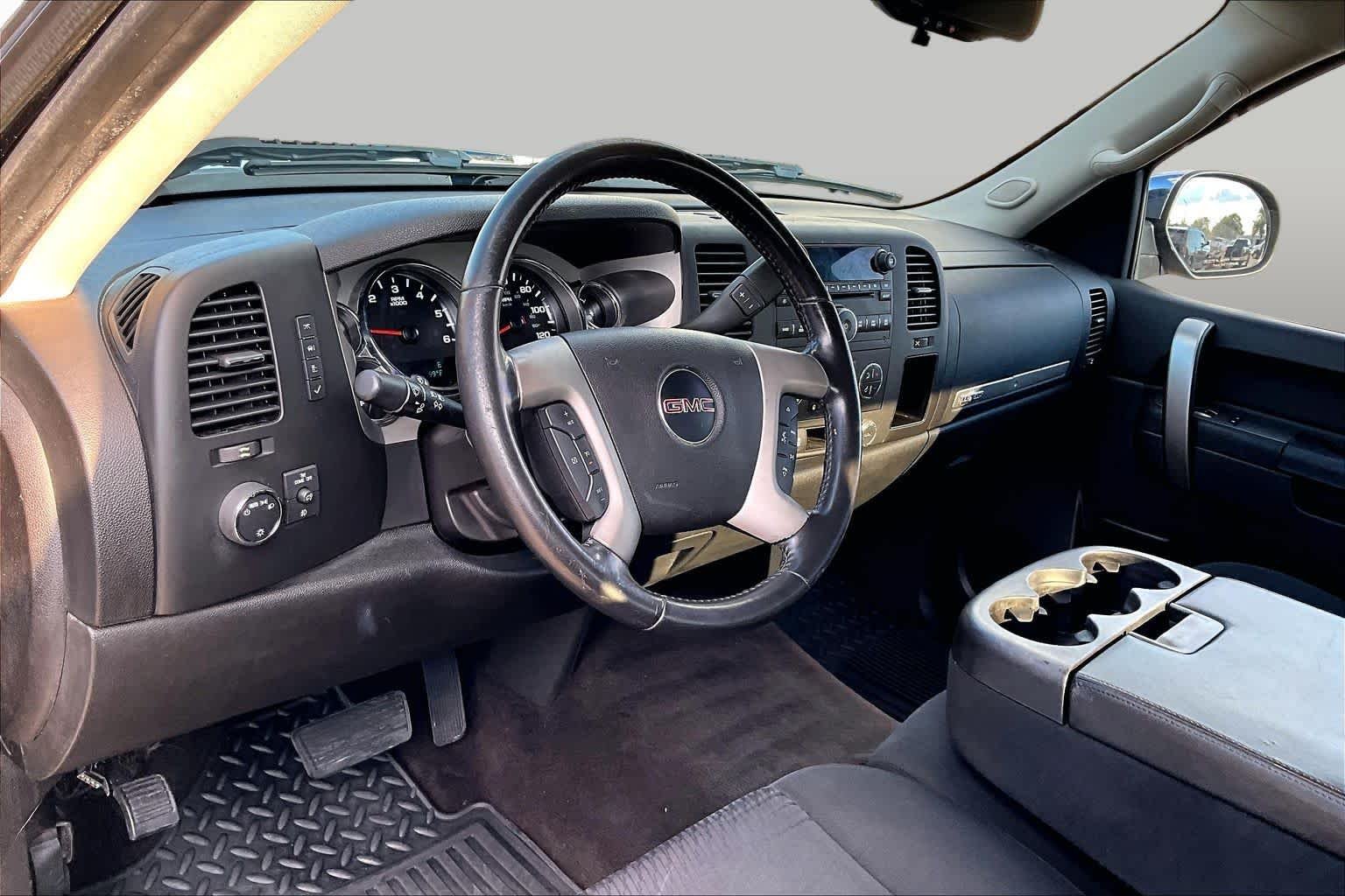 Used 2013 Onyx Black GMC SLE image 18