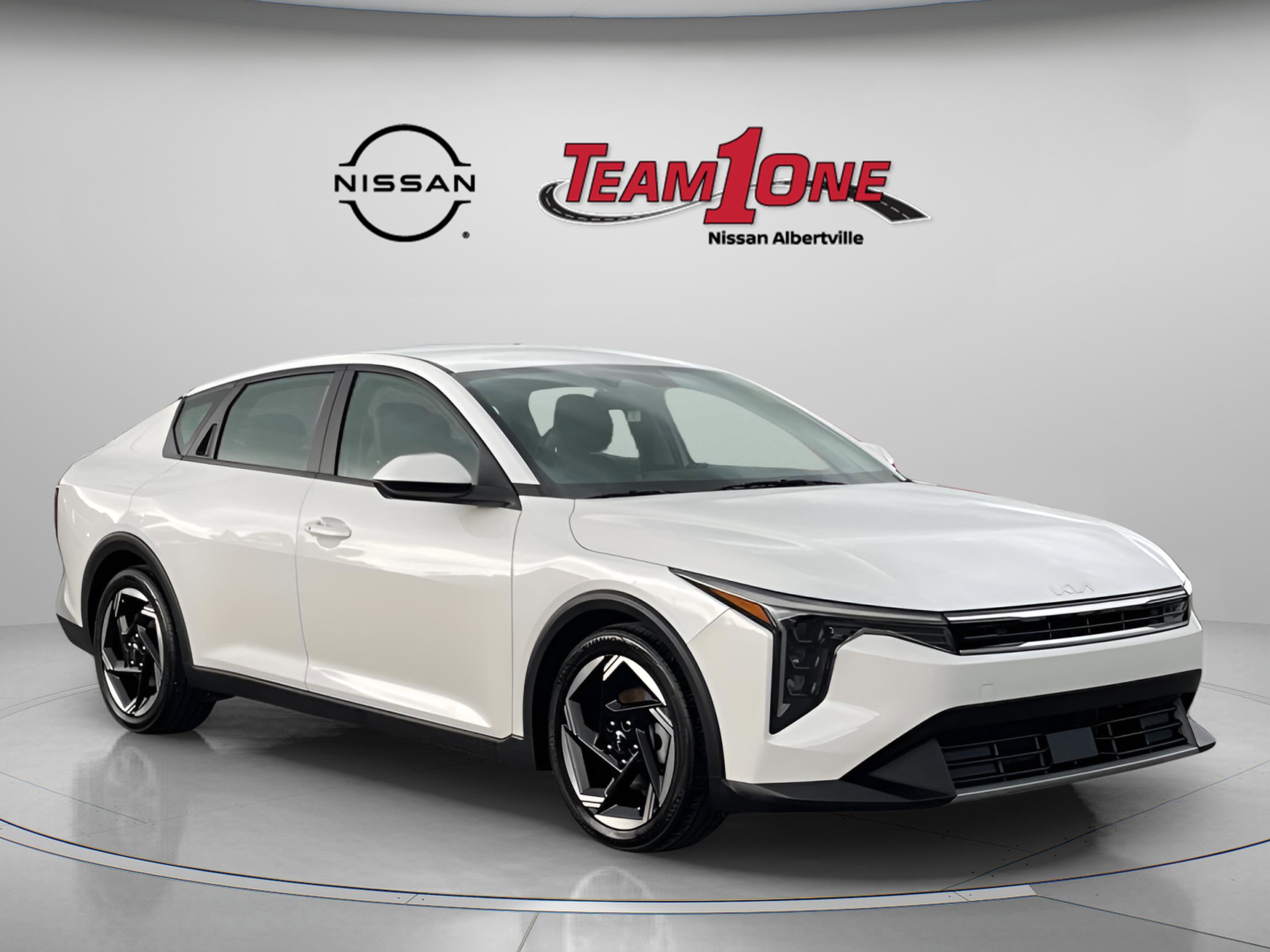 2025 Kia K4 EX AT's photo
