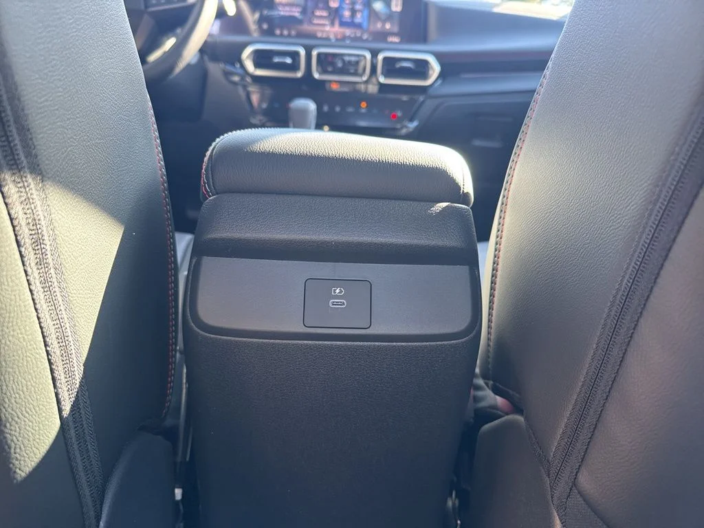 2026 Nissan Sentra SR - Photo 17