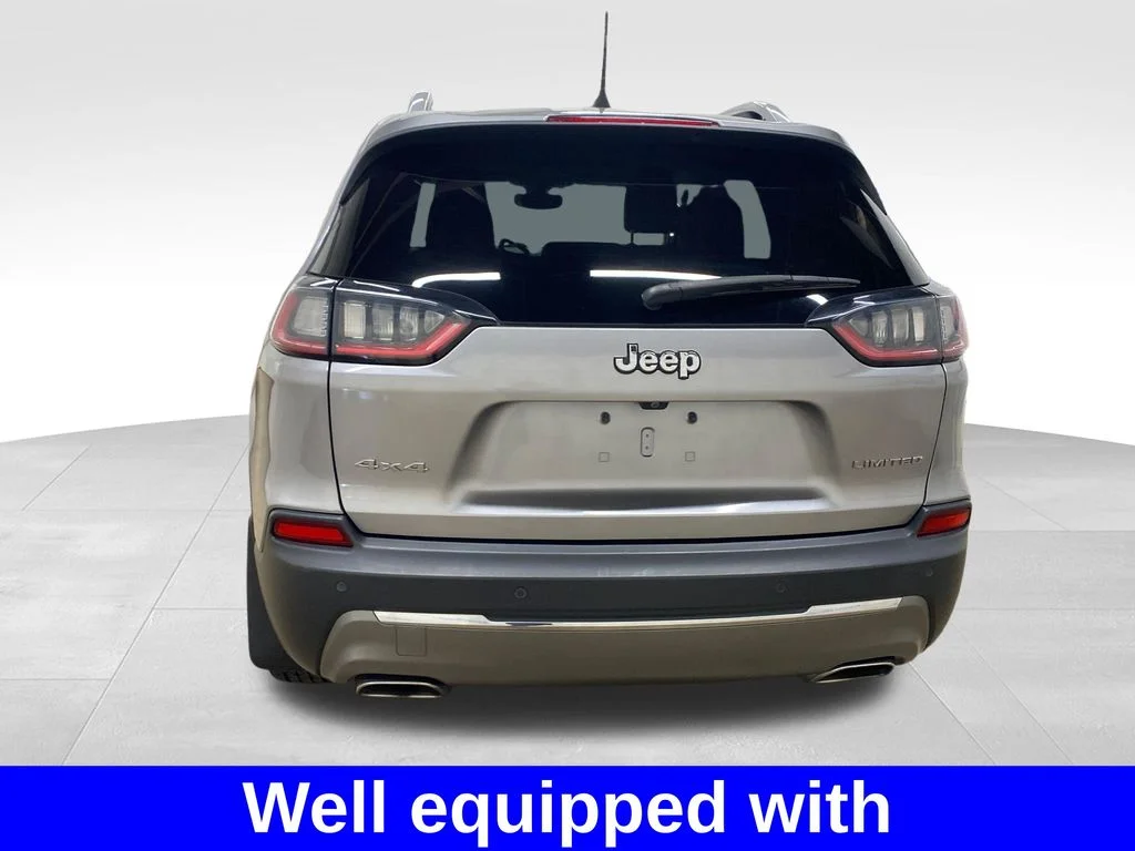 Used 2020 Silver Jeep Limited image 3