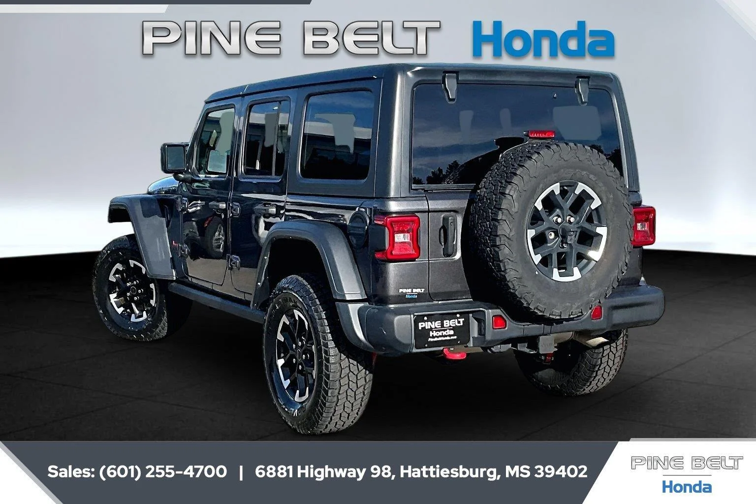 Used 2024 Granite Crystal Metallic Clearcoat Jeep Rubicon image 2