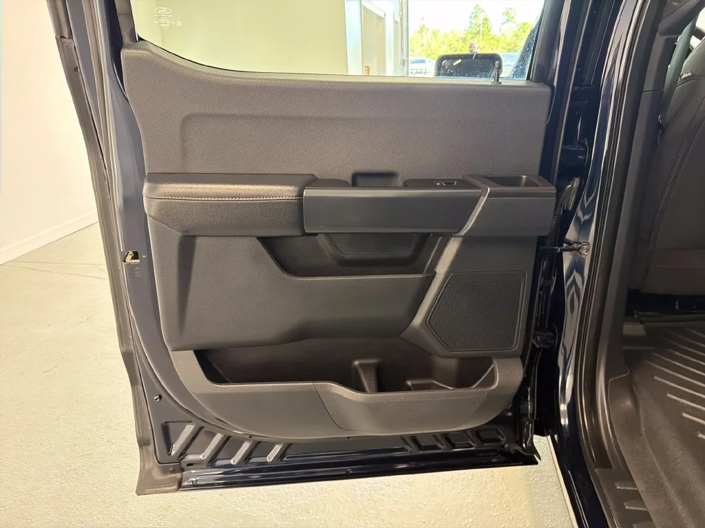 Used 2023 Blue Ford XL image 9