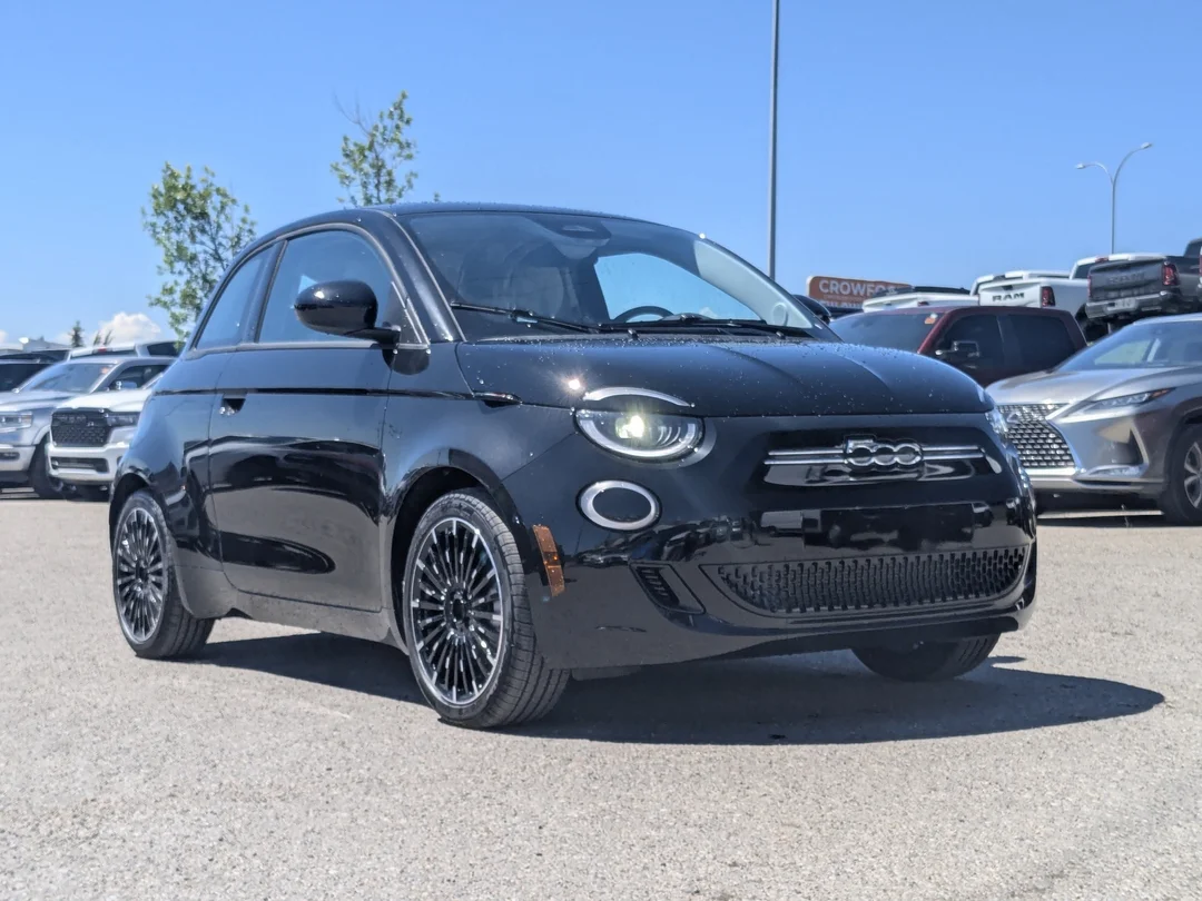 New 2026 Black FIAT Pop - - FWD - 42kWh Electric - Heated Seats - Lane Keep Assist - Rear Camera & More! image 3