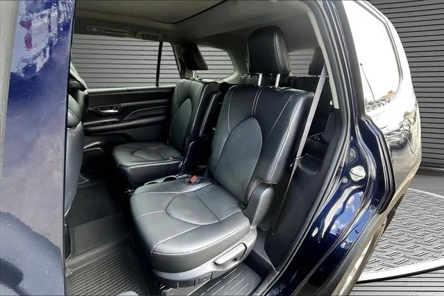 Used 2024 Blue Toyota XLE image 21