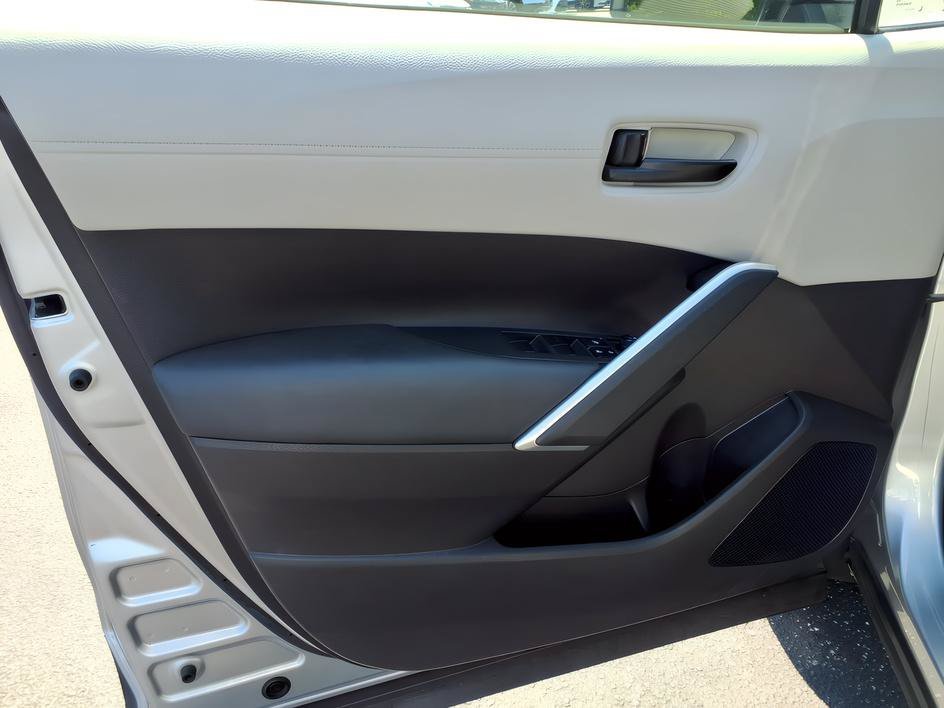 Used 2023 Sonic Silver Toyota L image 17