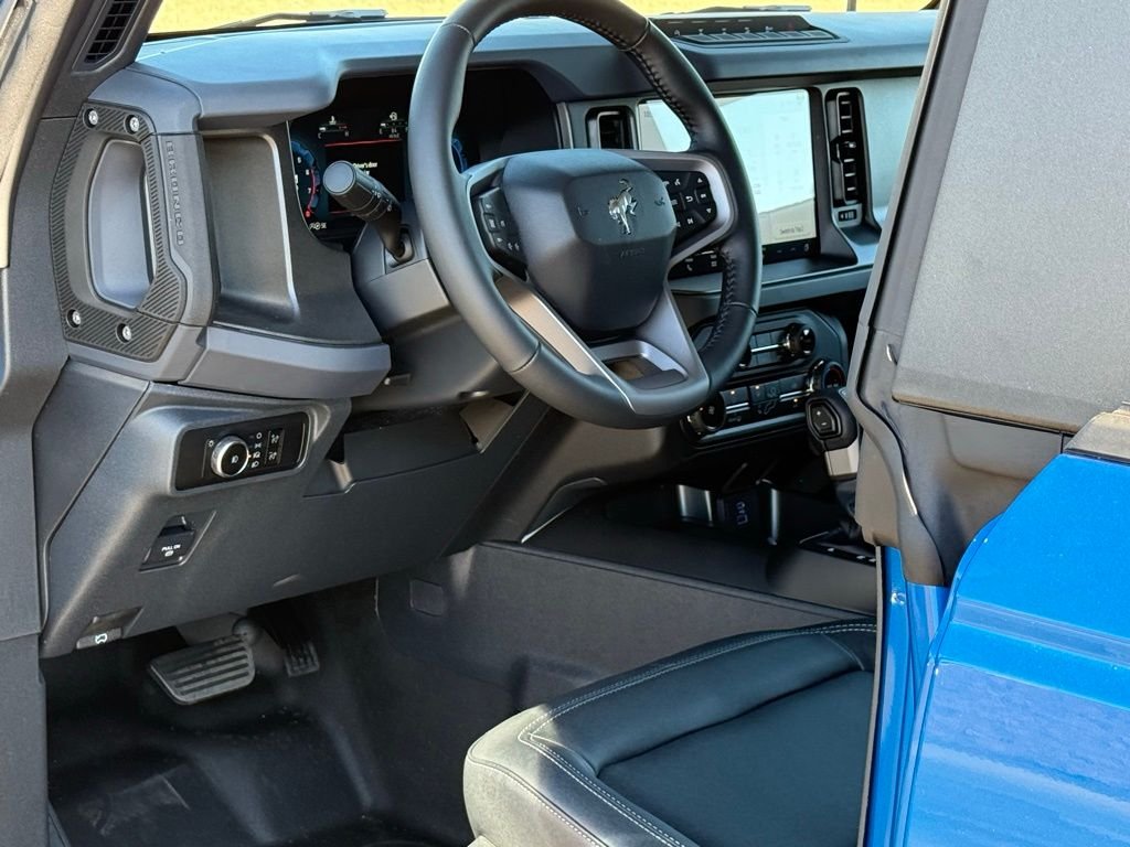 New 2025 Velocity Blue Metallic Ford Badlands® image 8