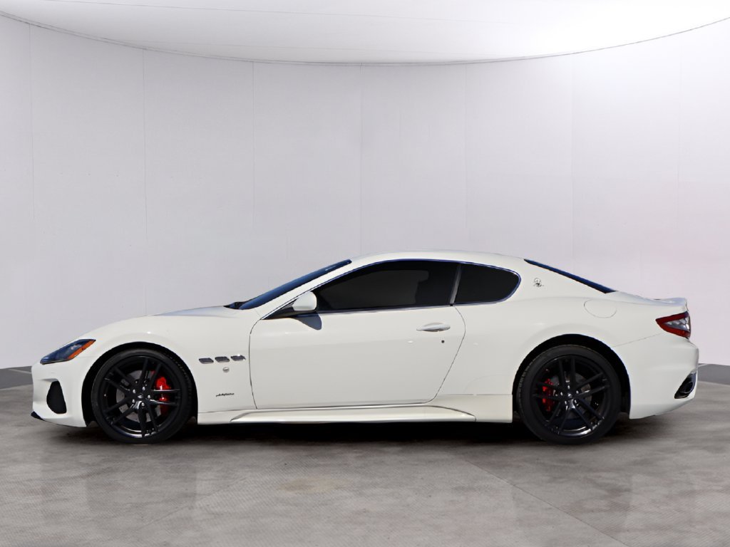 Used 2018 White Maserati Sport image 4