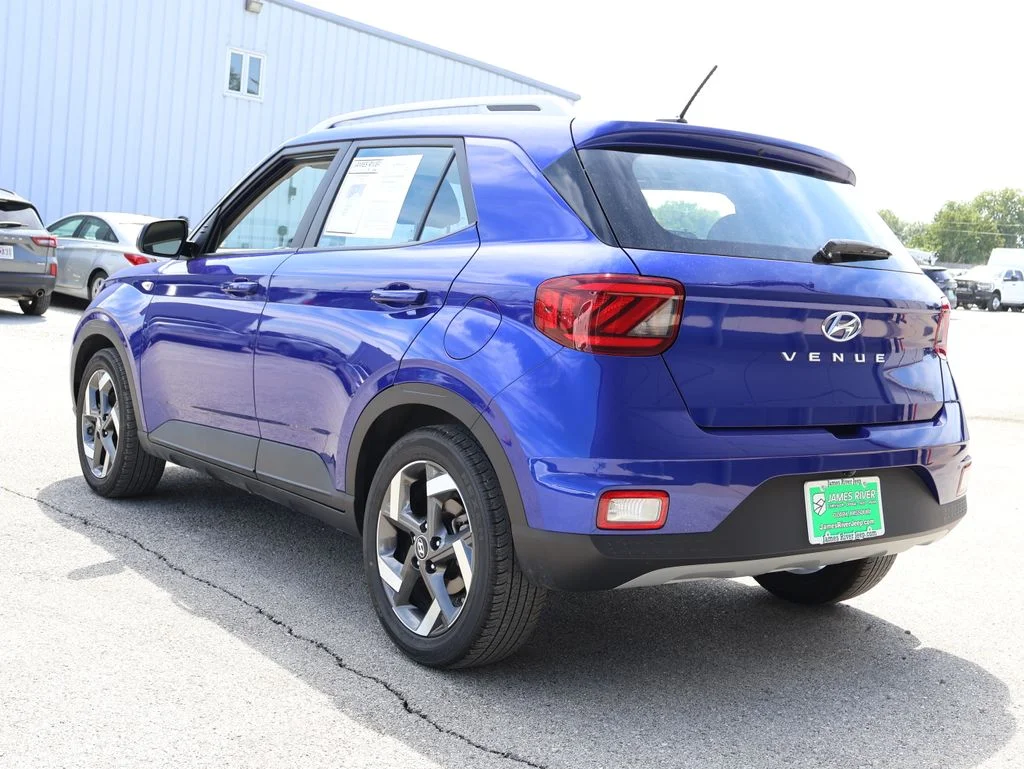 Used 2025 Blue Hyundai SEL image 3