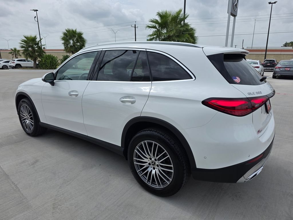 New 2026 Polar White Mercedes-Benz GLC 300 image 5