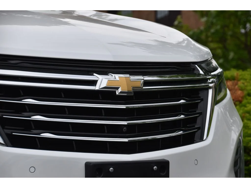 Used 2022 Iridescent Pearl Tricoat Chevrolet Premier image 10