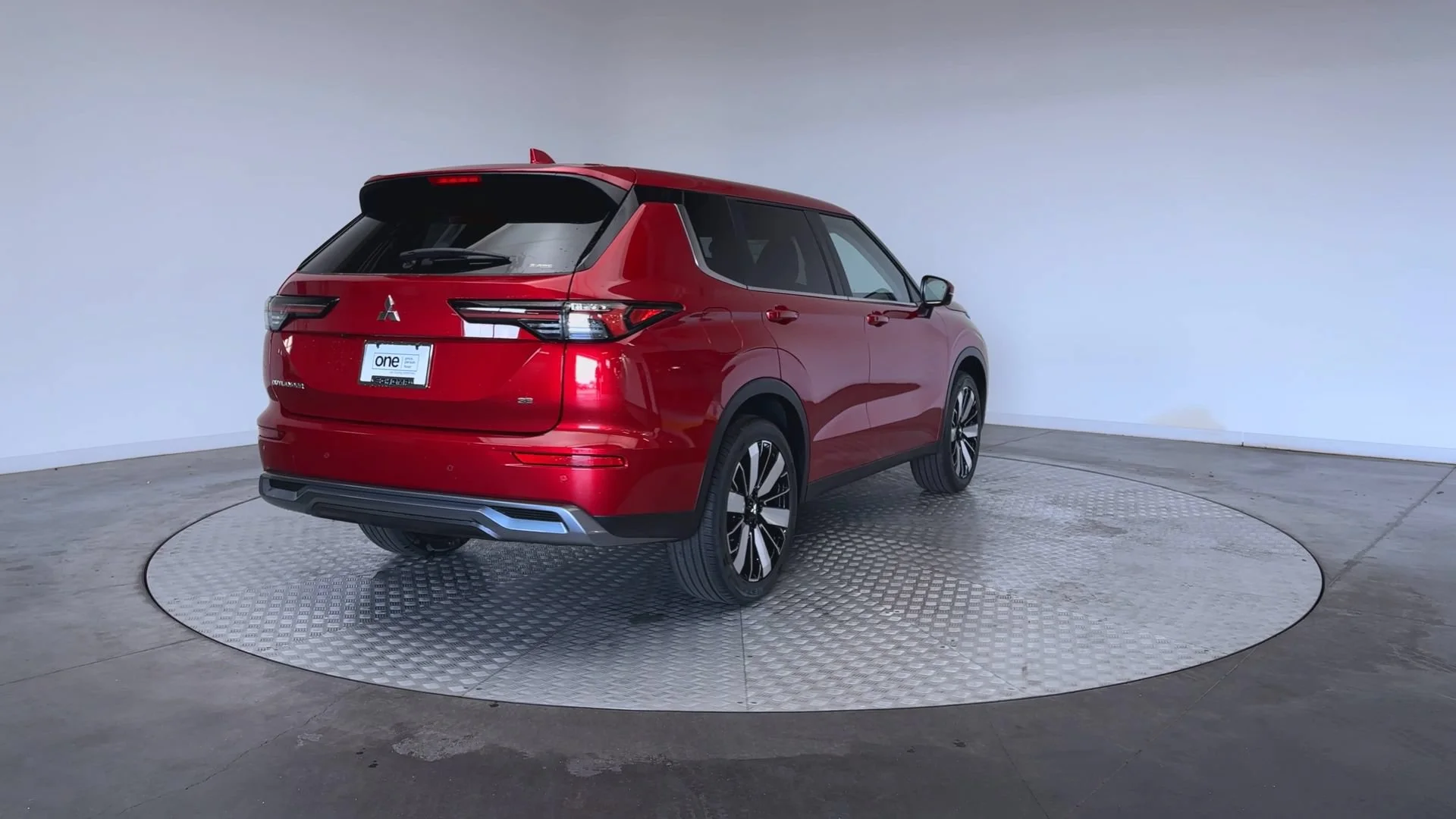 New 2026 Red Diamond Mitsubishi SE image 8
