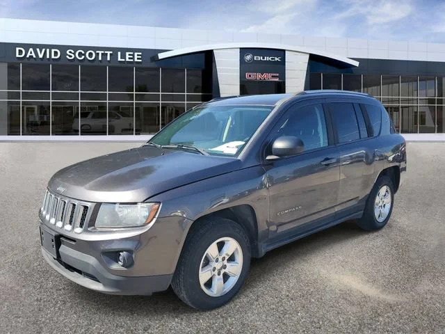 Used 2014 Granite Crystal Jeep Sport image 2