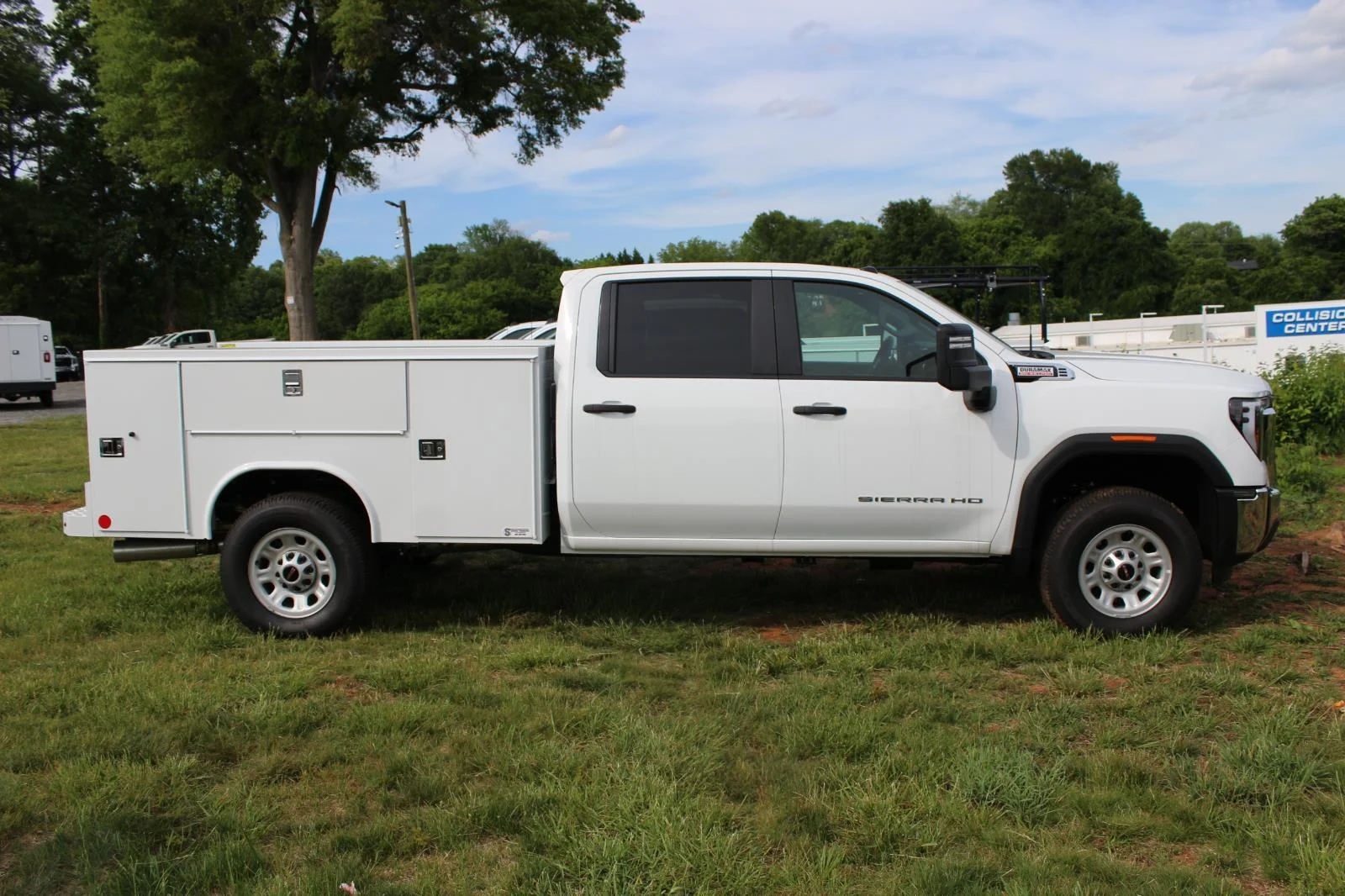 New 2025 Summit White GMC Pro image 7
