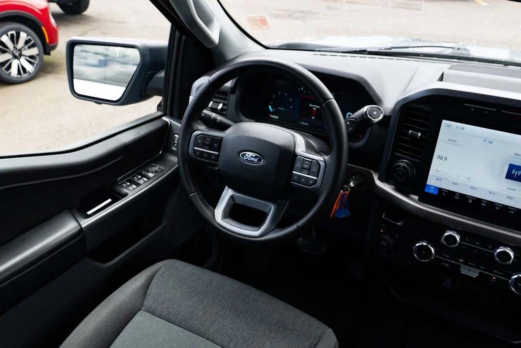 Used 2024 Gray Ford XLT image 9