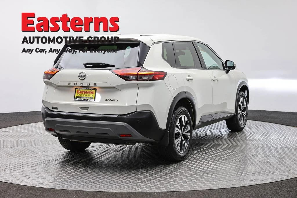 Used 2023 White Nissan SV image 5