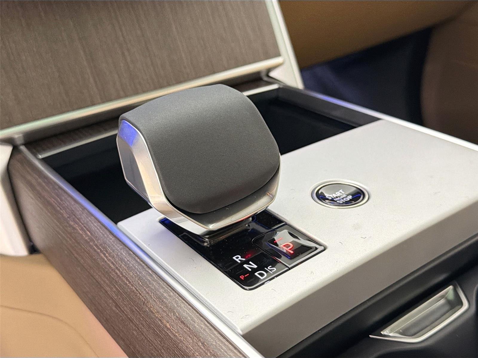 2026 Land Rover Range Rover SE - Photo 16