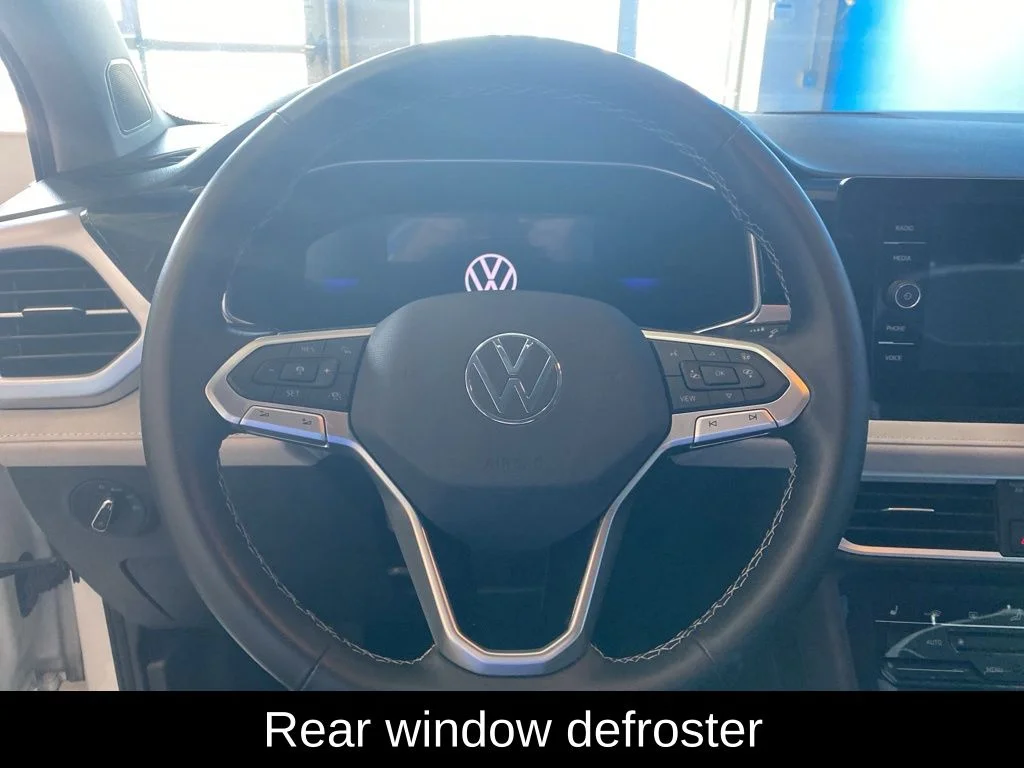 Used 2025  Volkswagen 1.5T SE image 5