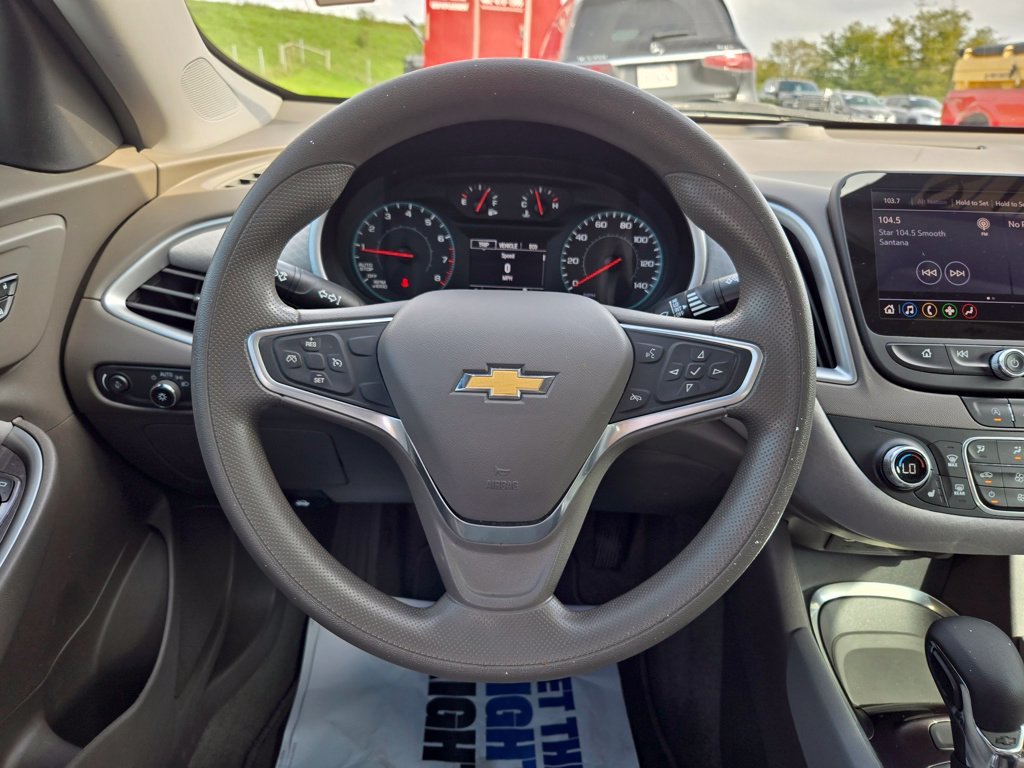 Used 2022 Gray Chevrolet LT image 18