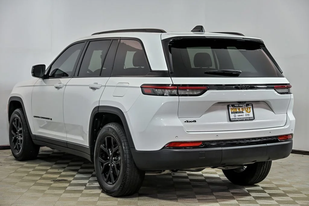 Used 2024 White Jeep Altitude X image 6
