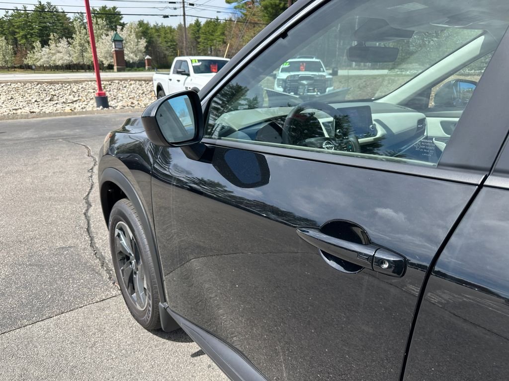 2026 Nissan Rogue SV - Photo 10