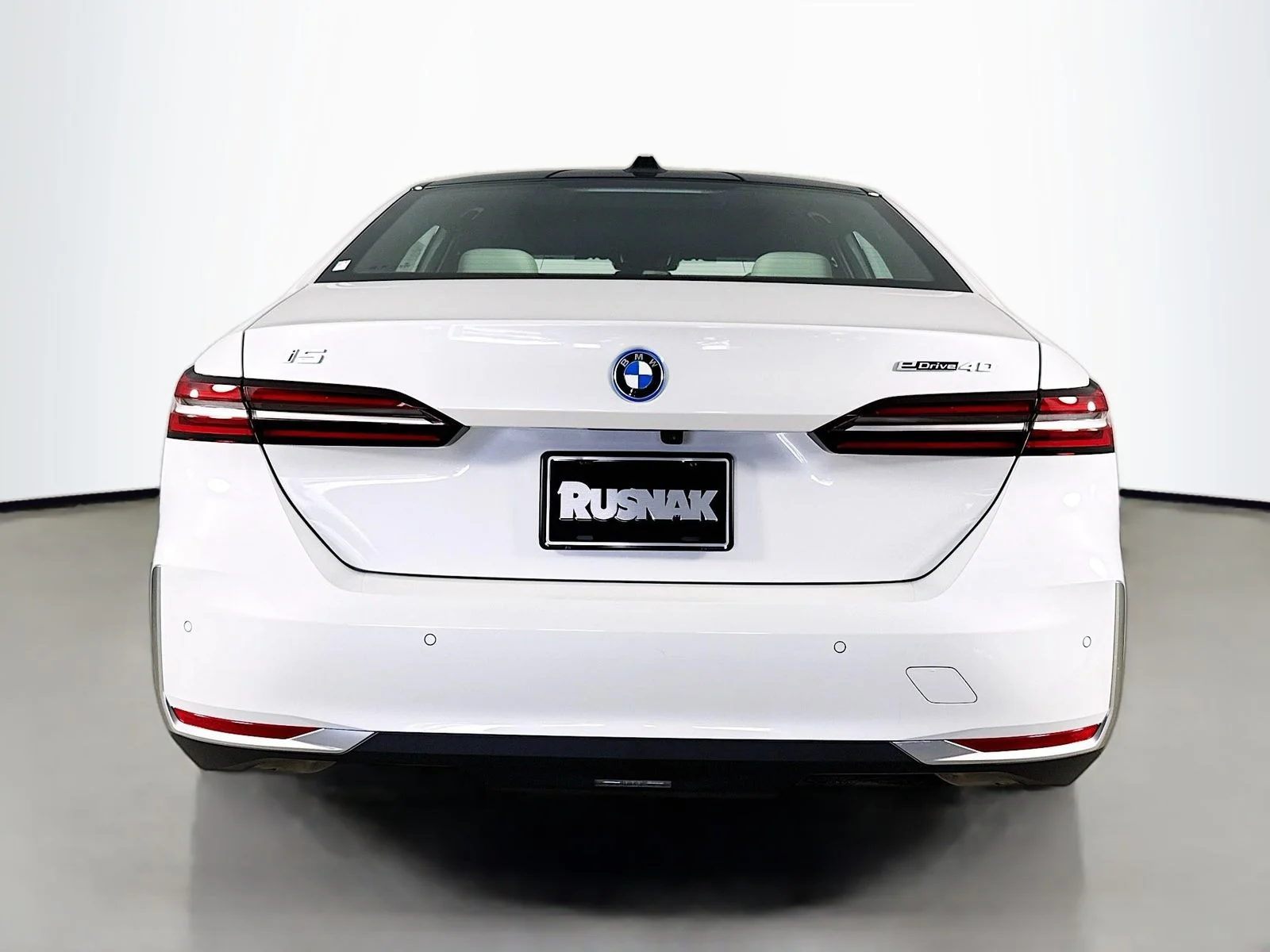 New 2026 Mineral White Metallic BMW eDrive40 image 6