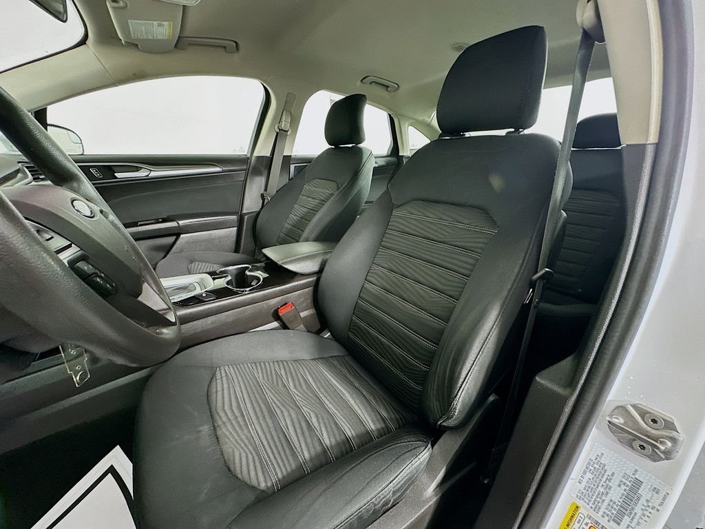 Used 2016 Oxford White Ford SE image 20