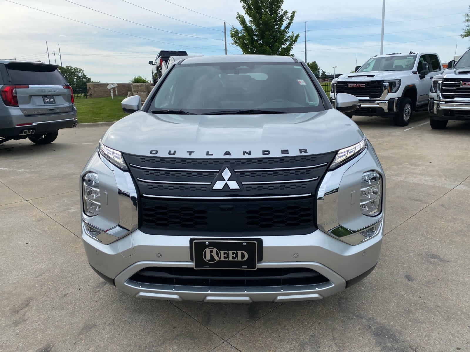 Used 2024 Mitsubishi Outlander SE with VIN JA4J4VA87RZ056708 for sale in Kansas City