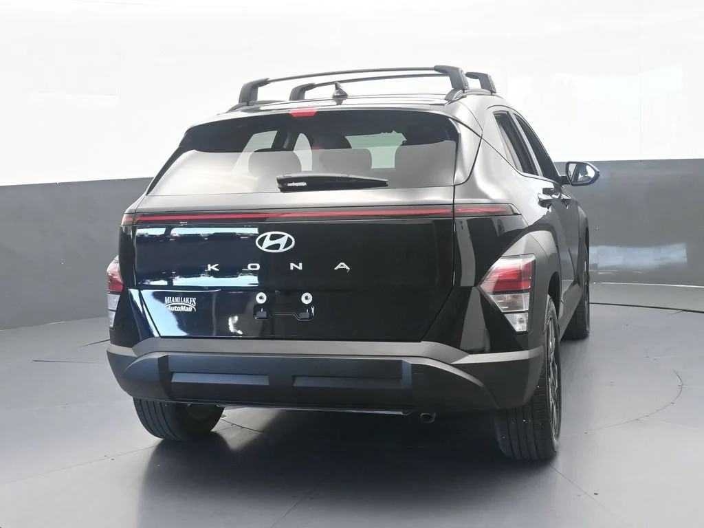 Used 2026 Abyss Black Pearl Hyundai SEL Sport image 4