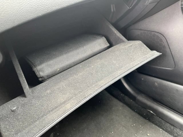 Used 2019 Gun Metallic Nissan SL image 18