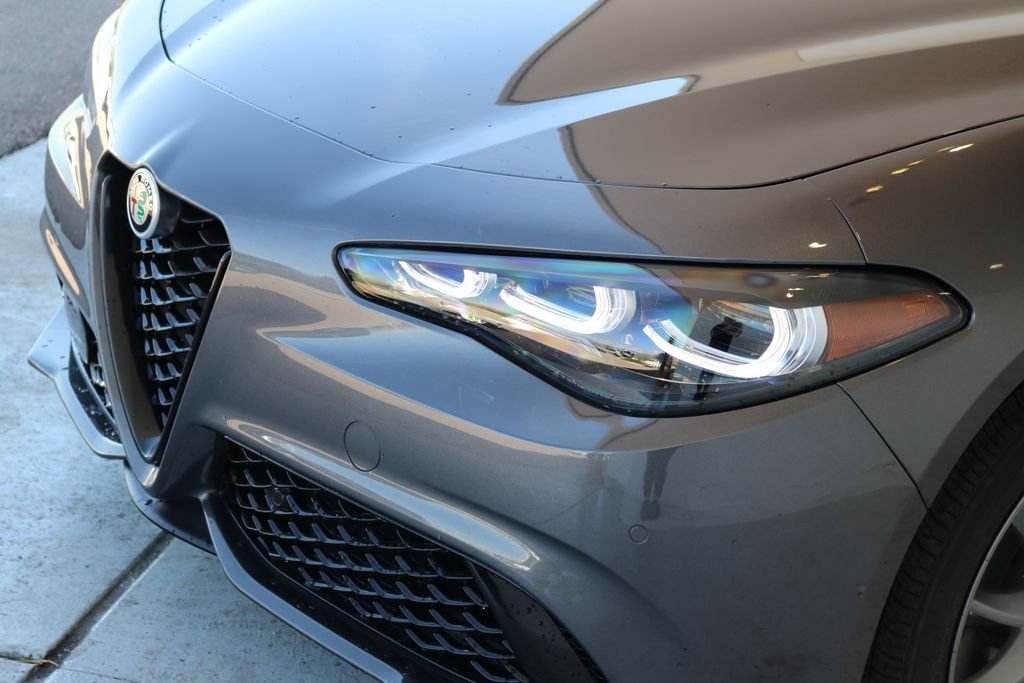 2025 Alfa Romeo Giulia Base - Photo 11