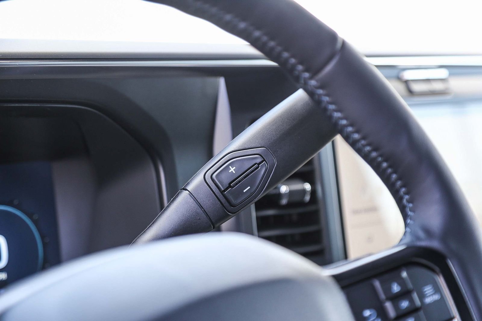 New 2026 Glacier Gray Metallic Tri-Coat Ford F-250® Platinum® image 23