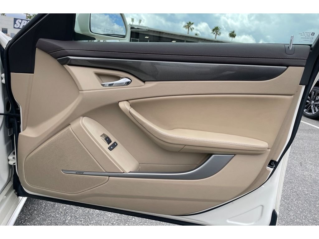 Used 2013 White Diamond Tricoat Cadillac Luxury image 19