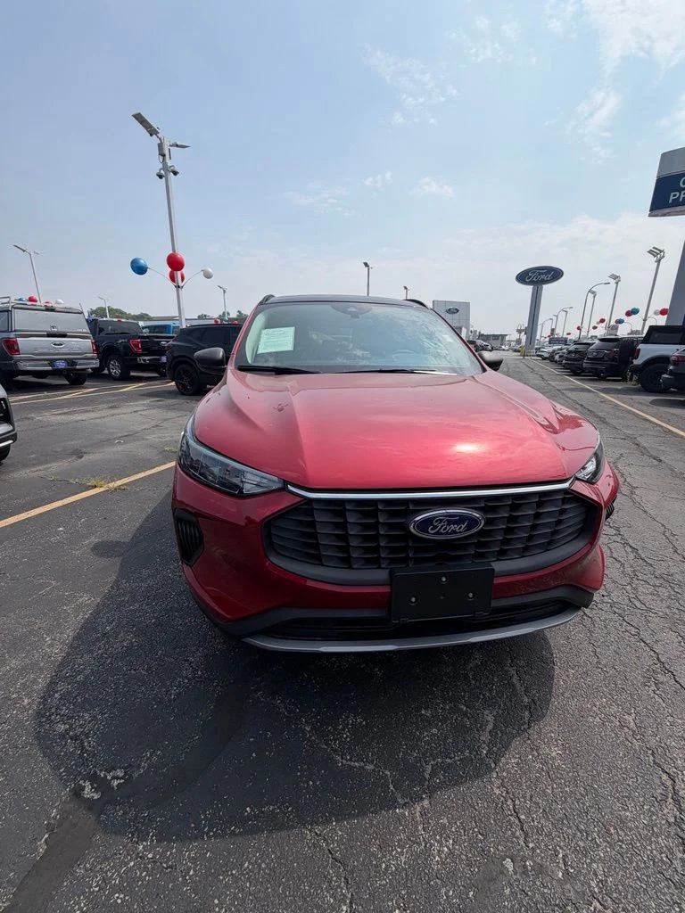Used 2023 Red Metallic Ford Active image 16