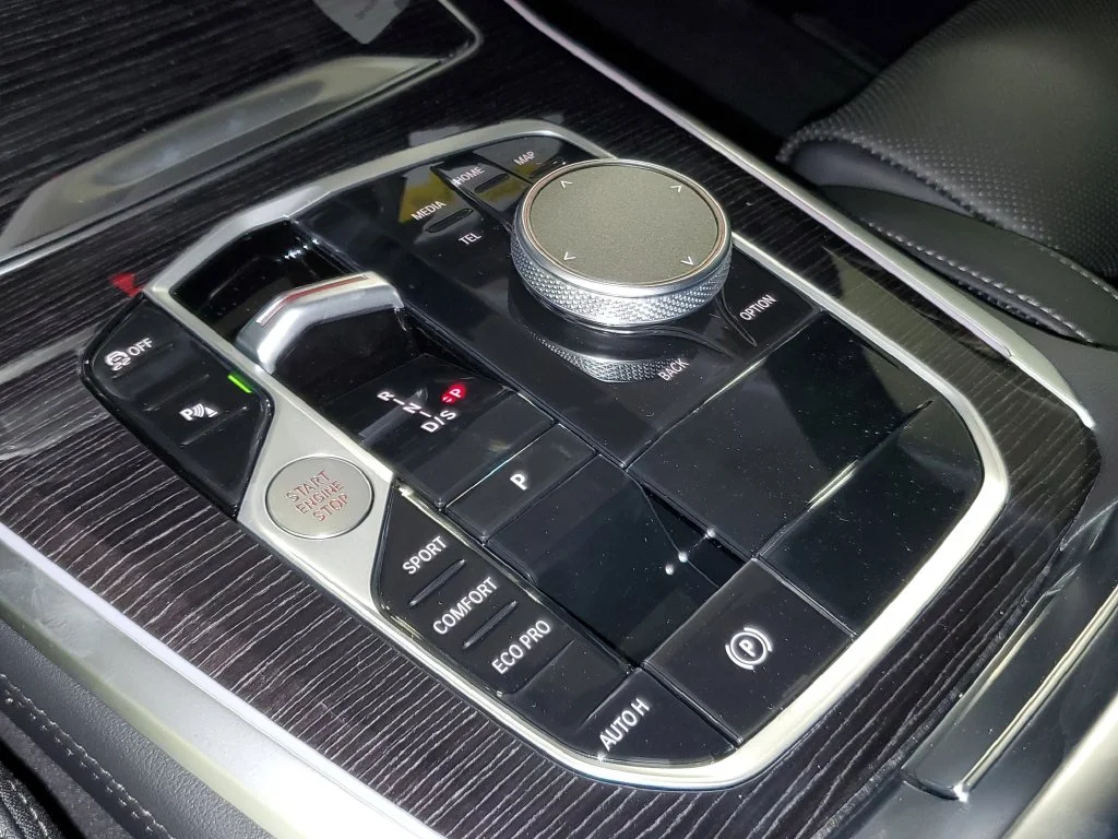 Used 2026 Skyscraper Grey Metallic BMW sDrive40i image 25