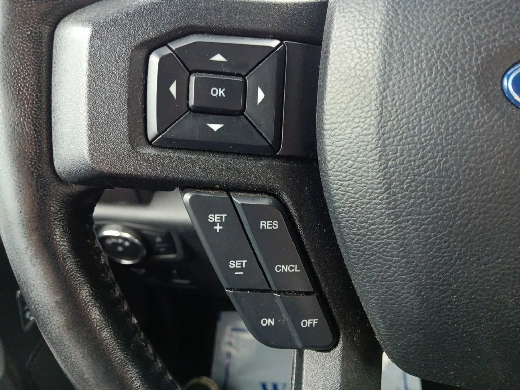 Used 2018 Shadow Black Ford XLT image 30