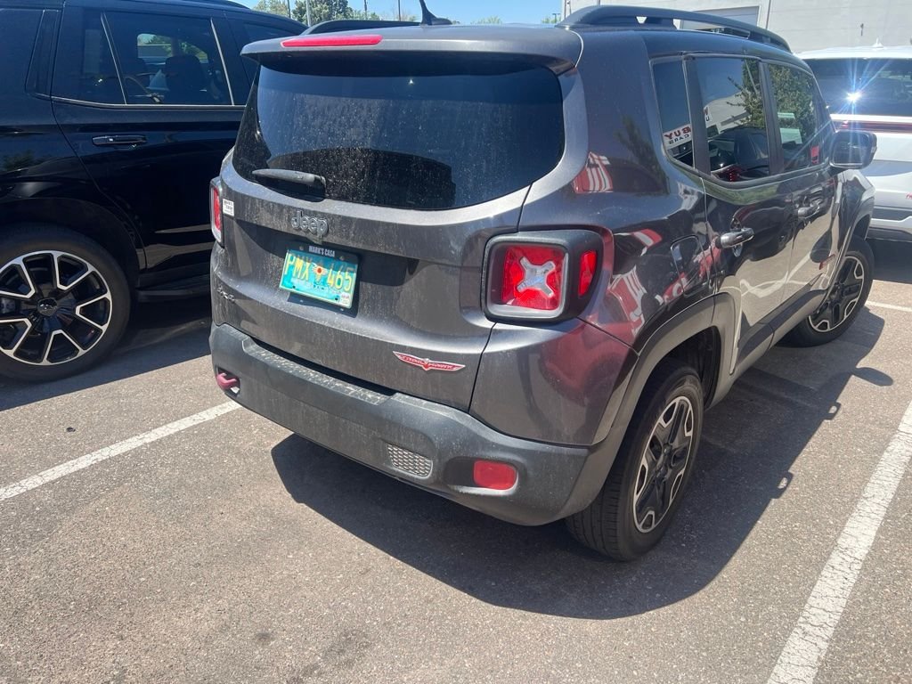 Used 2017 Gray Jeep Trailhawk image 5