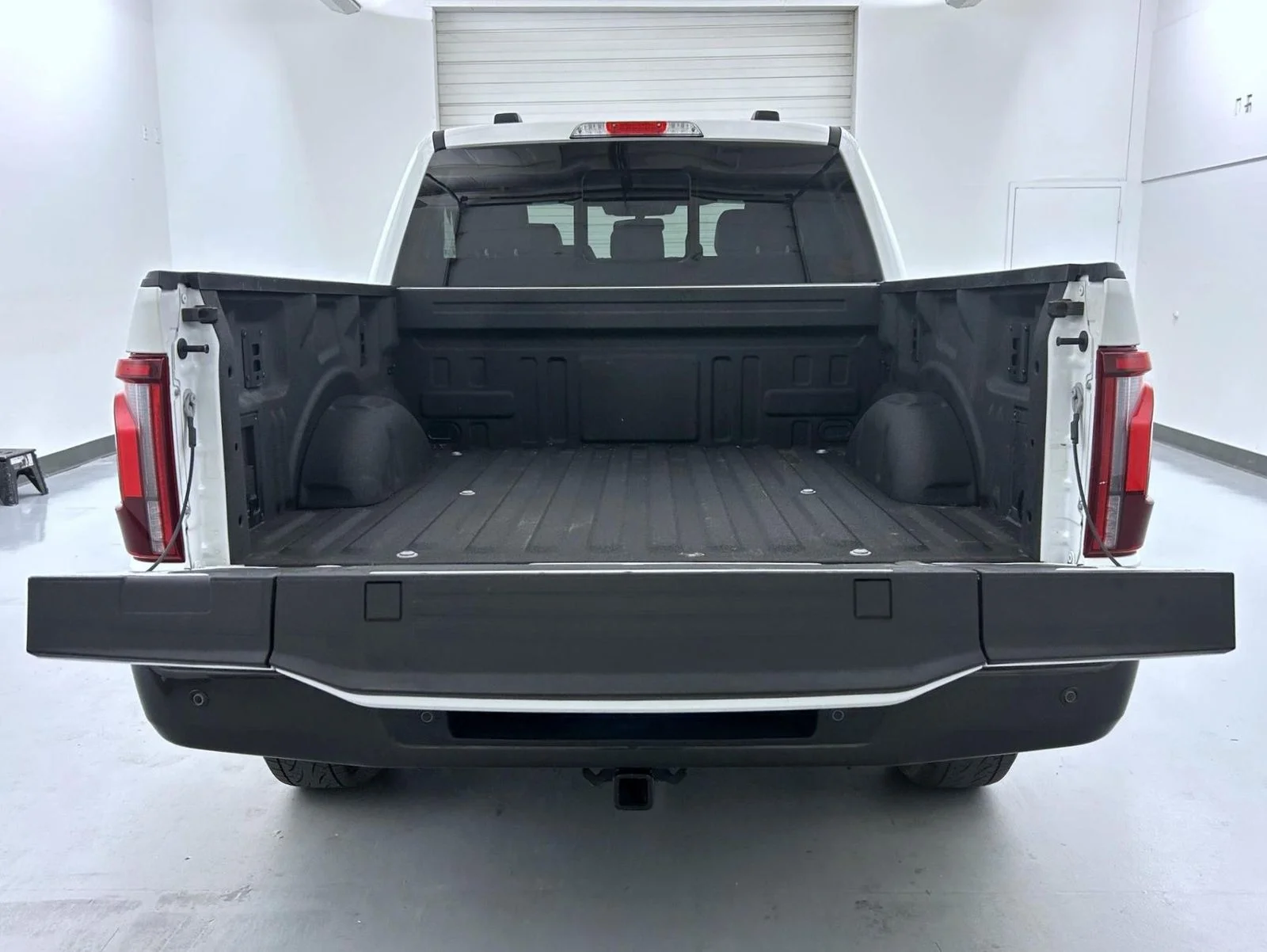 Used 2024 White Ford King Ranch image 23