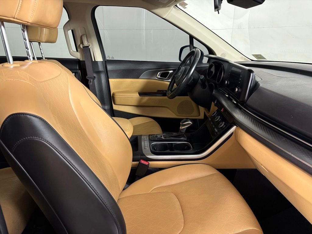 Used 2022 Black Kia LXS image 14