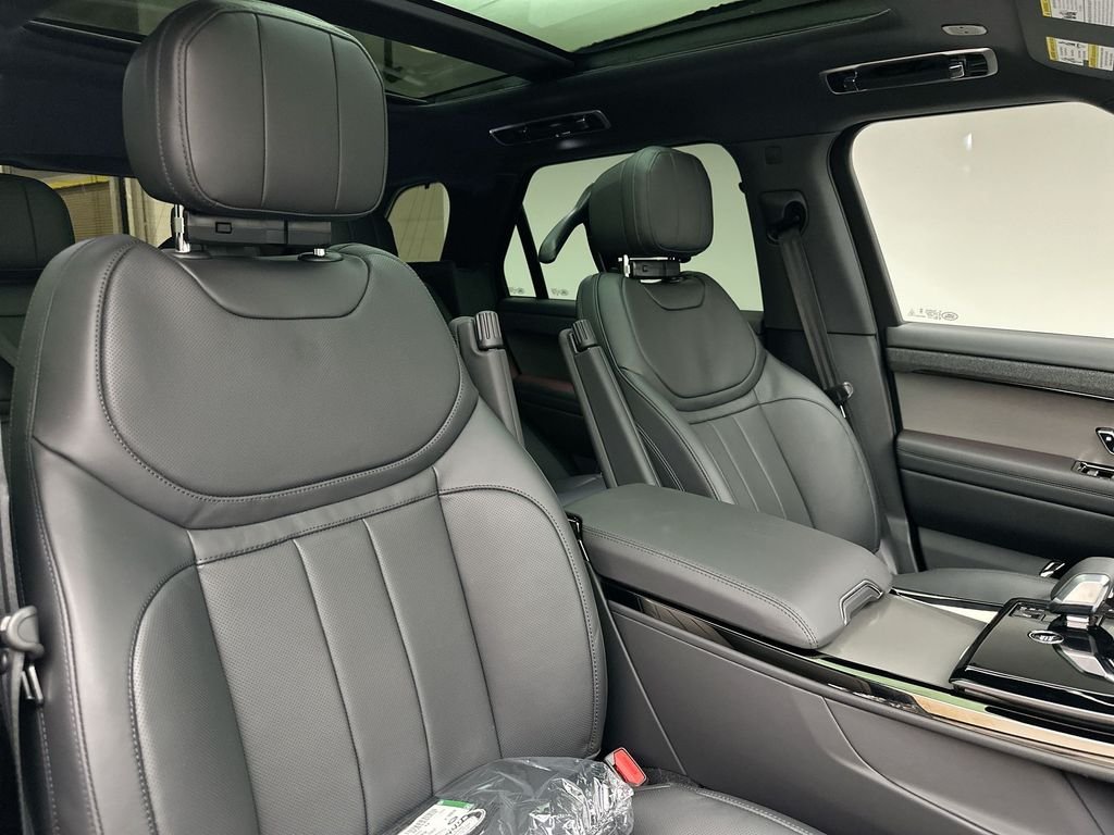 New 2027 Carpathian Grey Land Rover Dynamic SE image 6