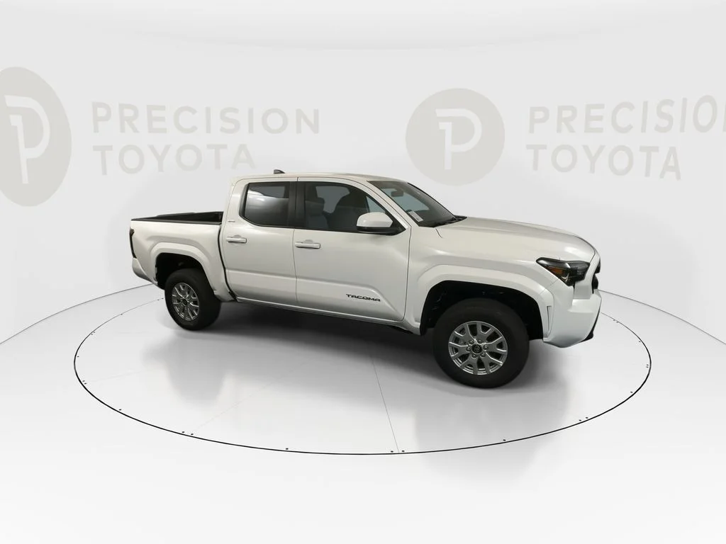 New 2026 Ice Cap Toyota SR5 image 24