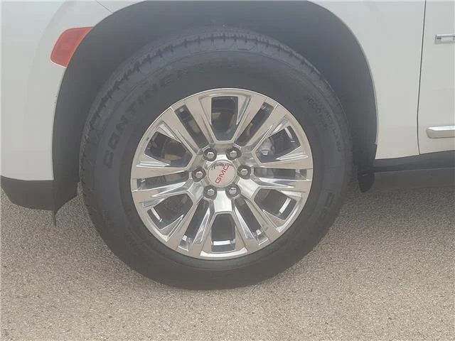 Used 2024 White Frost Tricoat GMC Denali 4x2 image 8