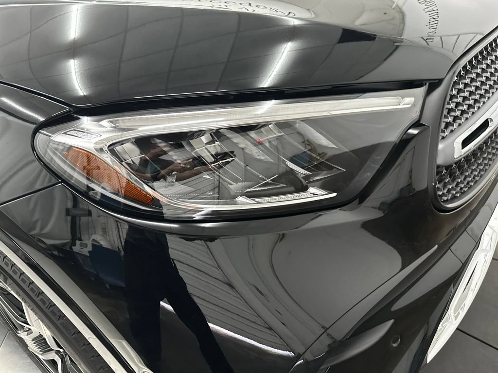 New 2026 Black Mercedes-Benz GLC 300 image 39