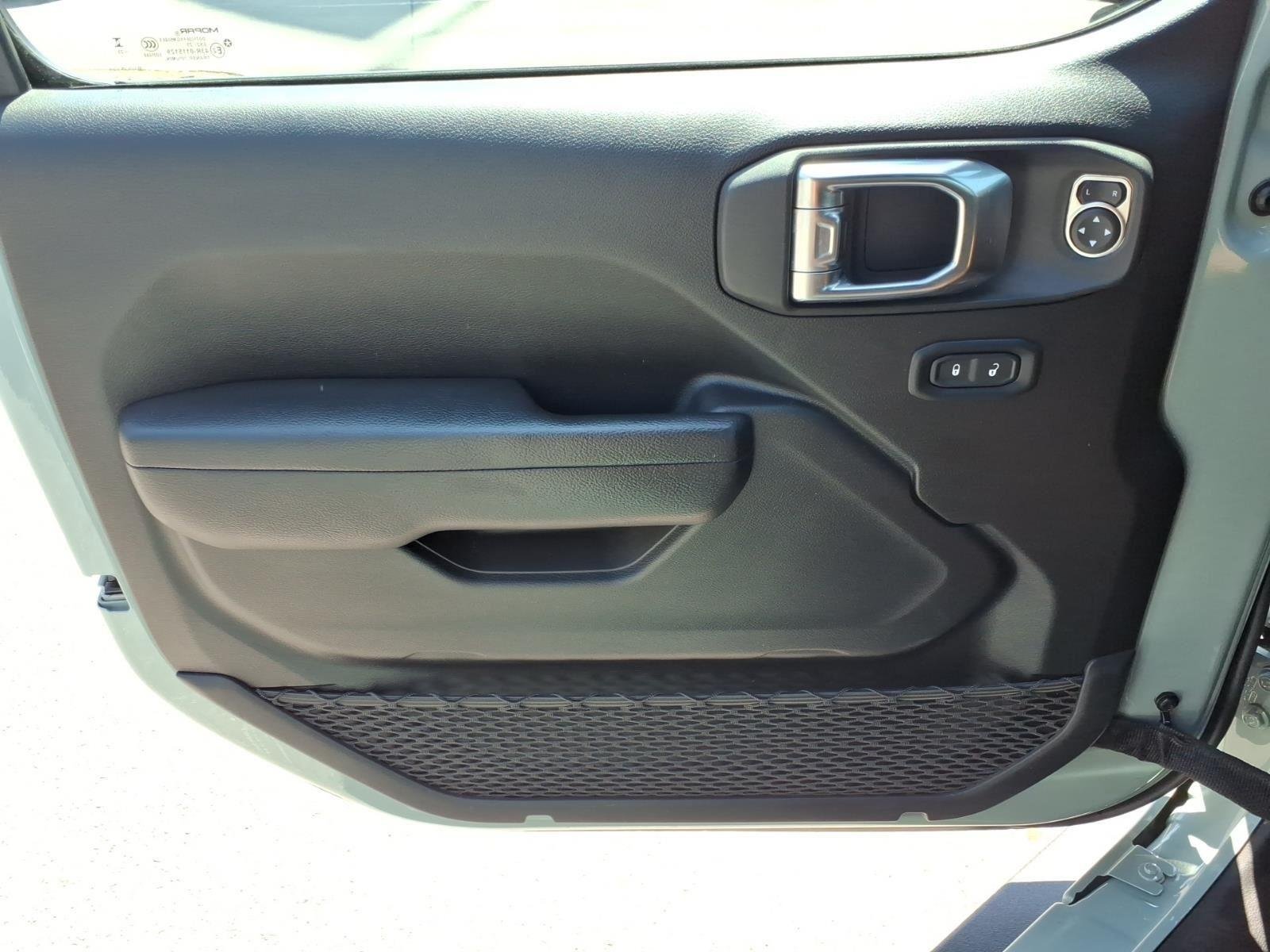 Used 2023 Earl Clearcoat Jeep Willys *One Touch Top* image 30