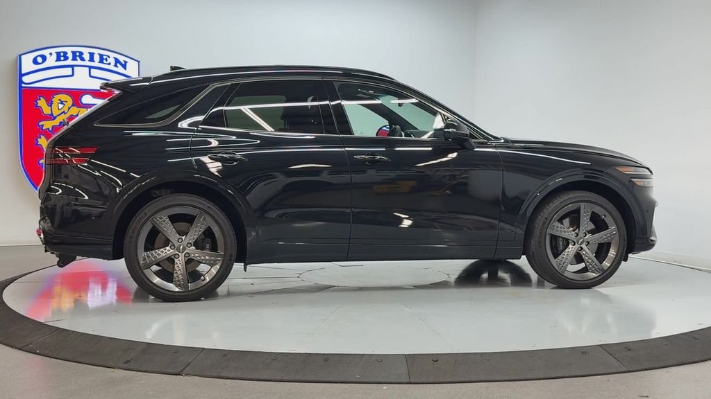 Used 2025 Black Genesis 3.5T Sport image 4