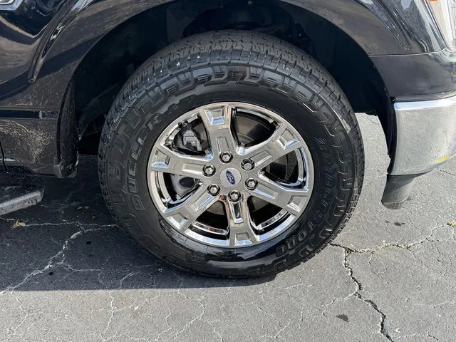 Used 2021 Agate Black Metallic Ford XLT image 9